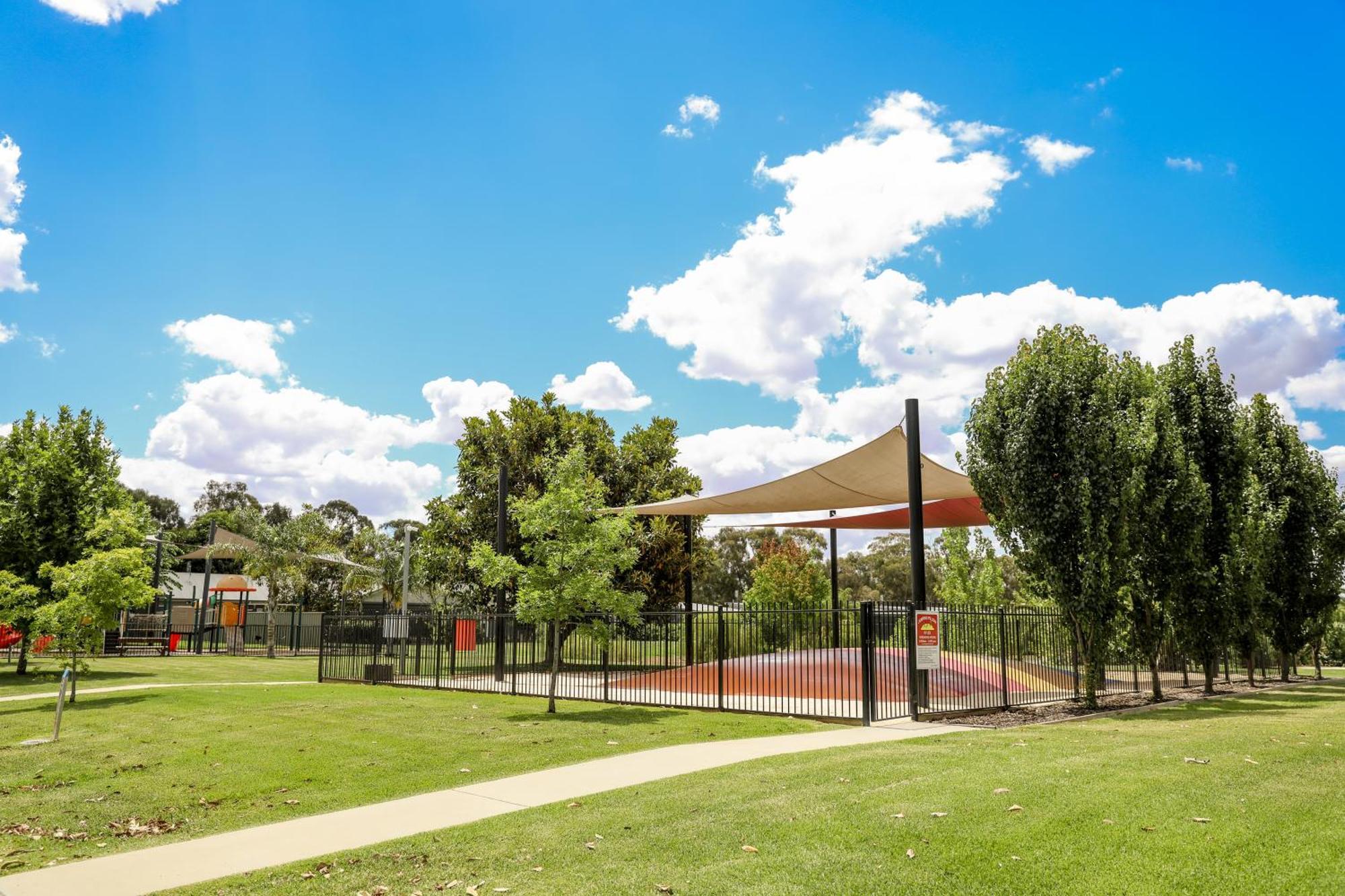 Discovery Parks - Moama Waters Екстериор снимка